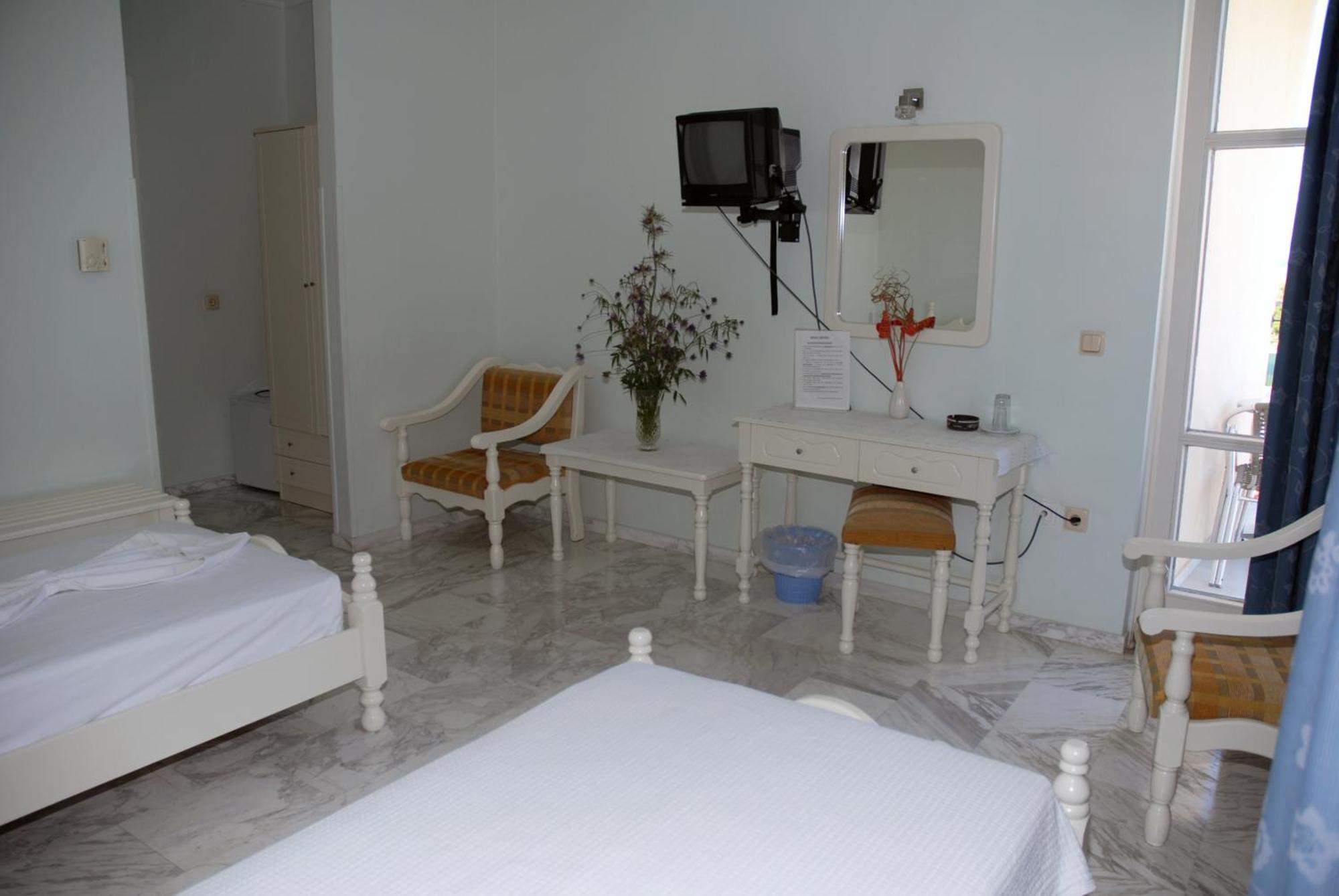 Amanda Hotel Karlovassi Extérieur photo